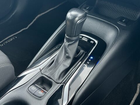 Toyota Corolla ICON TECH 18