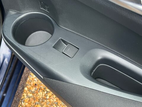 Toyota Corolla ICON TECH 29