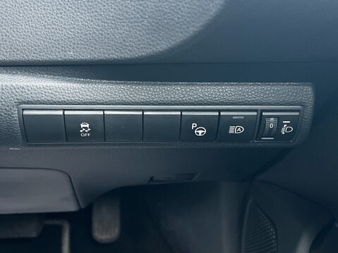 Toyota Corolla ICON TECH 23