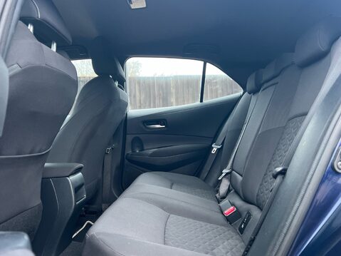 Toyota Corolla ICON TECH 9