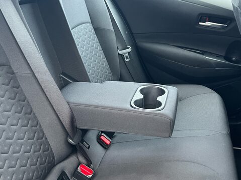 Toyota Corolla ICON TECH 28