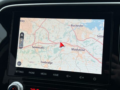 Mitsubishi Outlander EXCEED 19