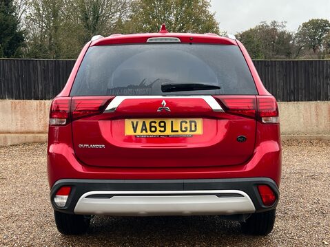 Mitsubishi Outlander EXCEED 8