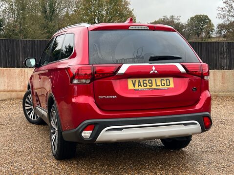 Mitsubishi Outlander EXCEED 2