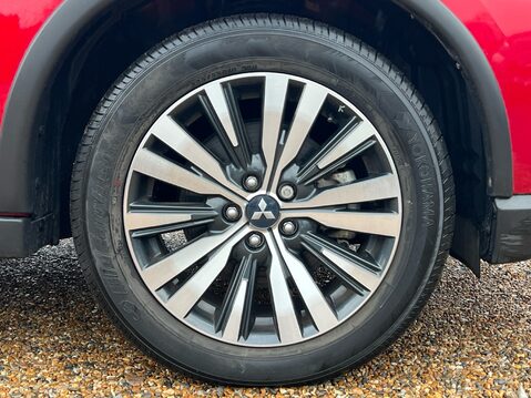 Mitsubishi Outlander EXCEED 4