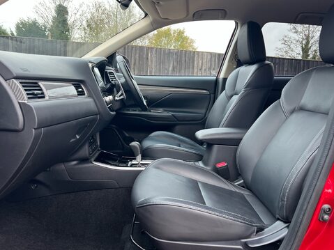 Mitsubishi Outlander EXCEED 3