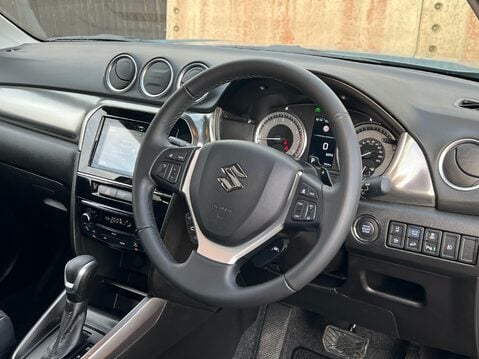 Suzuki Vitara SZ5 ALLGRIP MHEV 32
