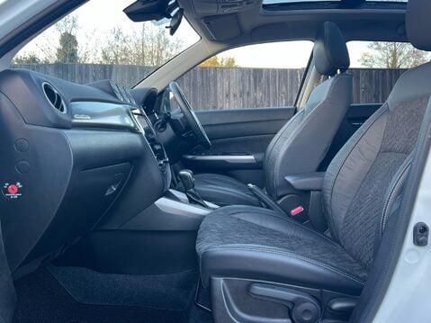 Suzuki Vitara SZ5 ALLGRIP MHEV 3