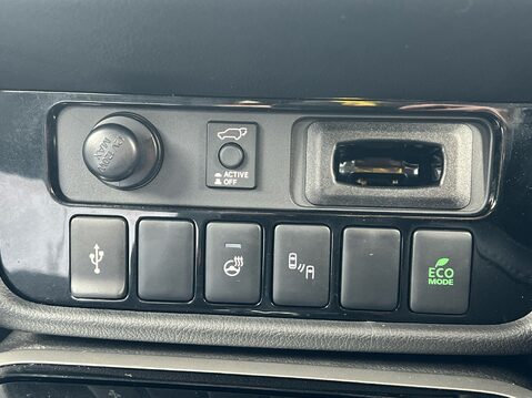 Mitsubishi Outlander EXCEED 17