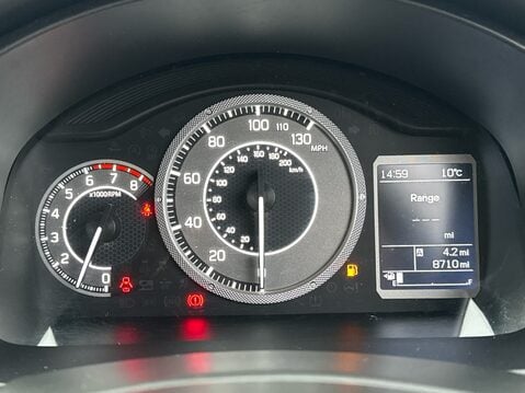 Suzuki Ignis SZ-T DUALJET MHEV 11