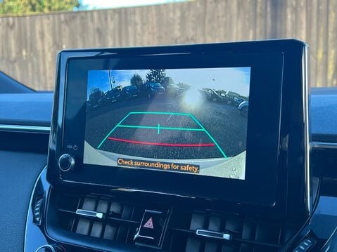 Toyota Corolla ICON TECH 15