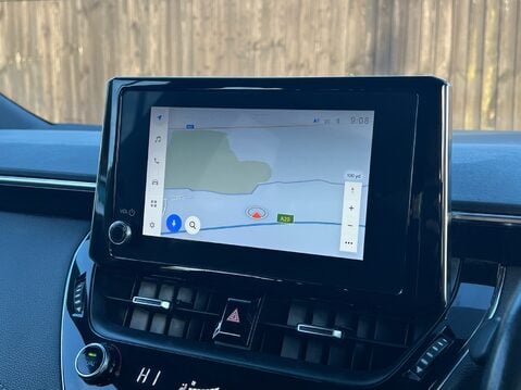 Toyota Corolla ICON TECH 13