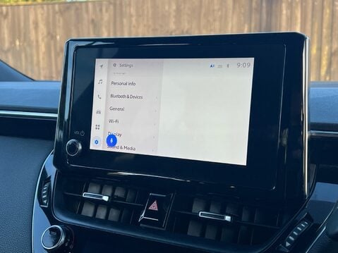 Toyota Corolla ICON TECH 14