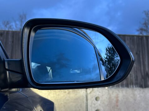 Kia Stonic SHADOW 30