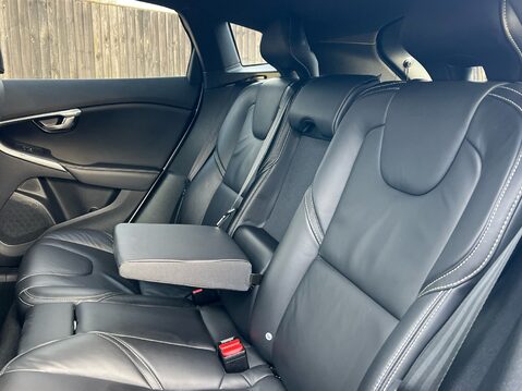 Volvo V40 T3 R-DESIGN EDITION 37