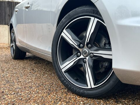 Volvo V40 T3 R-DESIGN EDITION 13