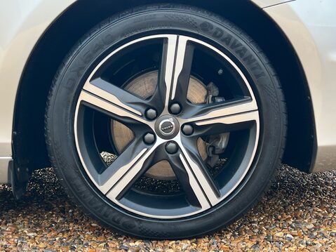Volvo V40 T3 R-DESIGN EDITION 4