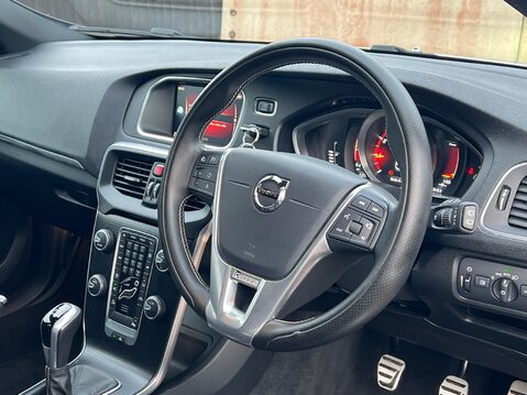 Volvo V40 T3 R-DESIGN EDITION 32