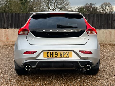 Volvo V40 T3 R-DESIGN EDITION 8