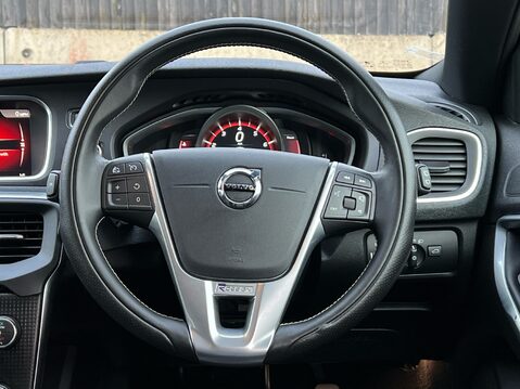 Volvo V40 T3 R-DESIGN EDITION 33