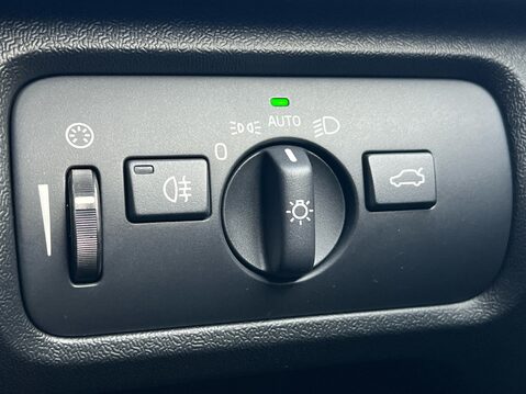 Volvo V40 T3 R-DESIGN EDITION 30