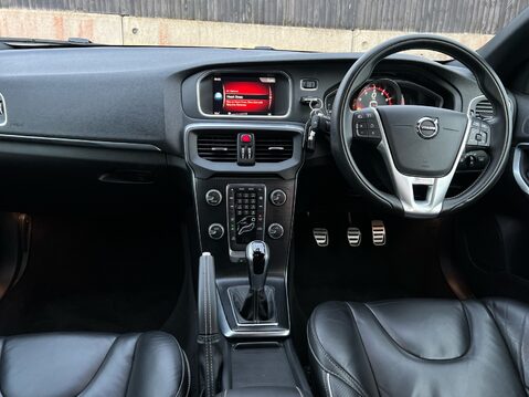 Volvo V40 T3 R-DESIGN EDITION 10