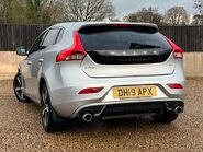 Volvo V40 T3 R-DESIGN EDITION 2