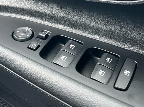 Hyundai BAYON T-GDI PREMIUM DCT MHEV 32