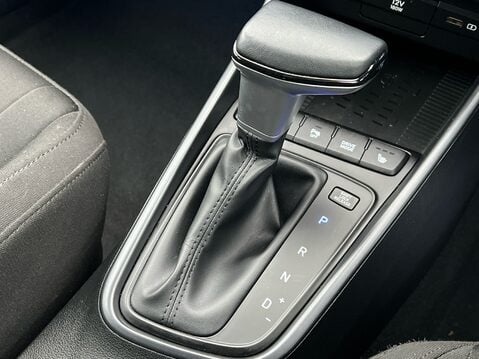 Hyundai BAYON T-GDI PREMIUM DCT MHEV 28