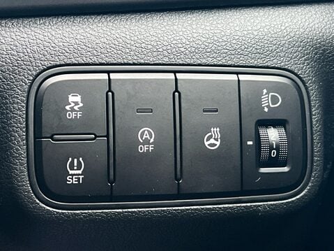 Hyundai BAYON T-GDI PREMIUM DCT MHEV 31