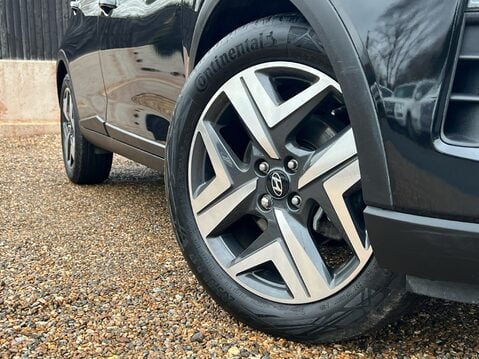 Hyundai BAYON T-GDI PREMIUM DCT MHEV 13