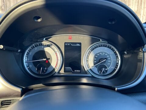 Suzuki Vitara SZ-T BOOSTERJET MHEV 11