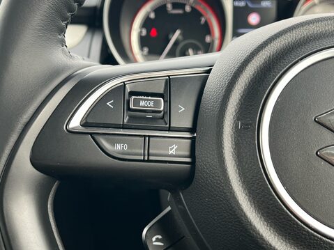 Suzuki Swift SZ-T DUALJET MHEV 20