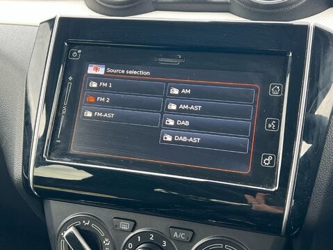 Suzuki Swift SZ-T DUALJET MHEV 14