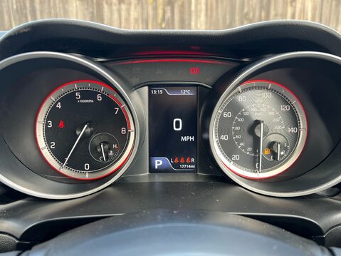 Suzuki Swift SZ5 DUALJET MHEV 11