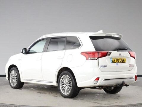 Mitsubishi Outlander PHEV DESIGN 2