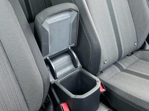 Volkswagen T-Roc DESIGN TSI EVO DSG 33