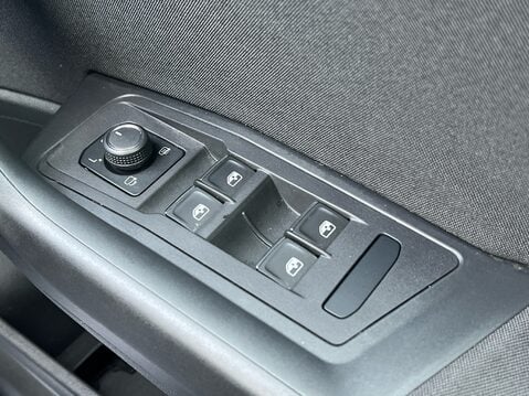 Volkswagen T-Roc DESIGN TSI EVO DSG 29