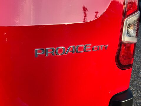 Toyota Proace City L2 ICON 40