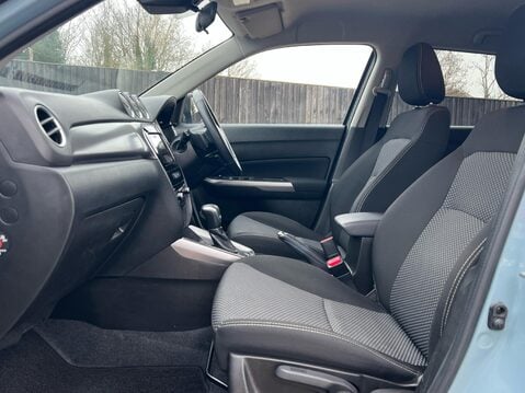 Suzuki Vitara SZ-T MHEV 19