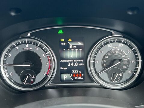 Suzuki Vitara SZ-T MHEV 22