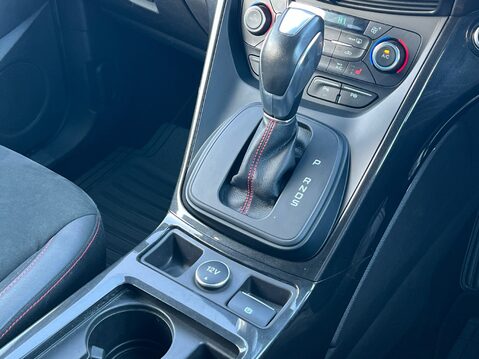 Ford Kuga ST-LINE X TDCI 27