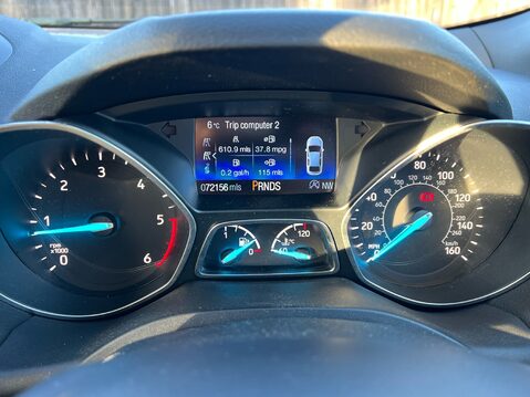 Ford Kuga ST-LINE X TDCI 11