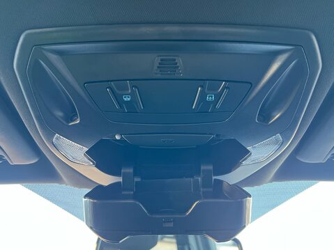 Ford Kuga ST-LINE X TDCI 37