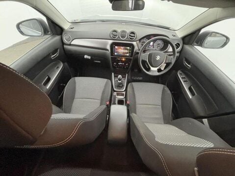 Suzuki Vitara SZ-T BOOSTERJET MHEV 3