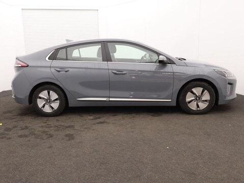 Hyundai IONIQ PREMIUM MHEV 4