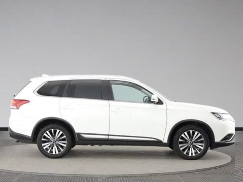 Mitsubishi Outlander EXCEED 3