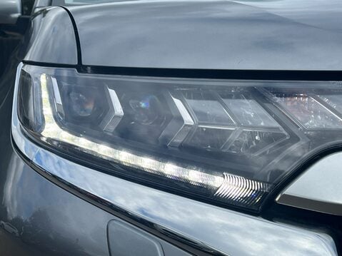 Mitsubishi Outlander EXCEED 14