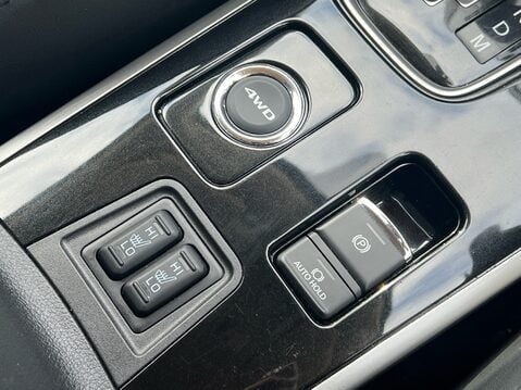 Mitsubishi Outlander EXCEED 28