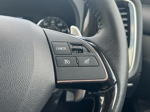 Mitsubishi Outlander EXCEED 30